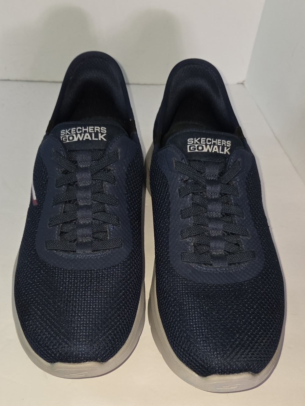 Skechers Navy and White GOwalk Slip-Ins Mens Shoes Size 10 - Picture 2 of 11